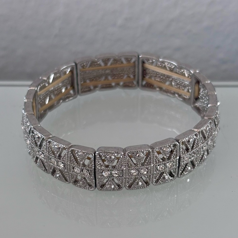 New York And Company VTG Art Deco Style Rhinestone Silver Tone Stretch Bracelet